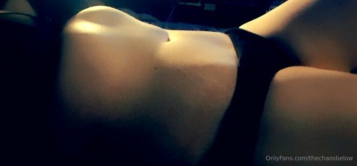 thechaosbelow Nahé Úniky OnlyFans Fotka 4