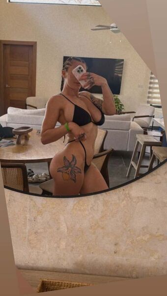 theglutegoddessariel