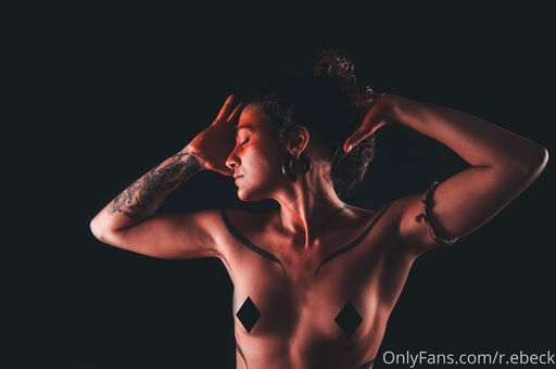 ther.ebeck Nahé Úniky OnlyFans Fotka 15