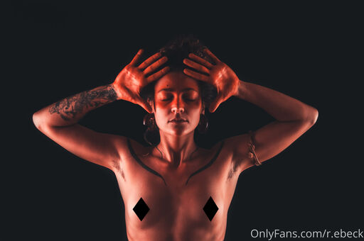 ther.ebeck Nahé Úniky OnlyFans Fotka 19