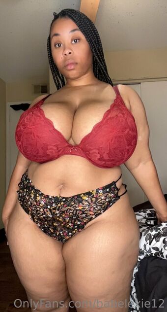 ThickRed Nahé Úniky OnlyFans Fotka 24