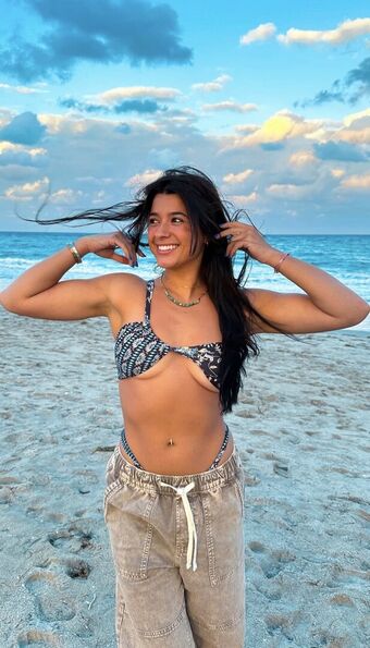 throwsumchlo Nahé Úniky OnlyFans Fotka 1