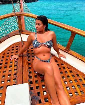 throwsumchlo Nahé Úniky OnlyFans Fotka 2