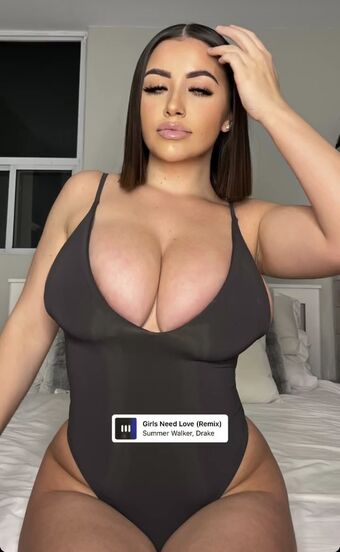 Trinity Pedersen Nahé Úniky OnlyFans Fotka 16
