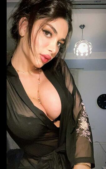 TS Nour Nahé Úniky OnlyFans Fotka 9