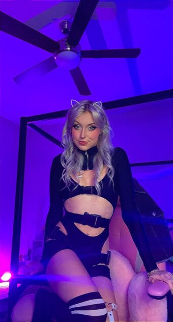 urebabe Nahé Úniky OnlyFans Fotka 9