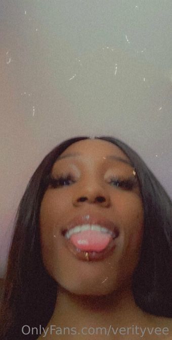 verityvee Nahé Úniky OnlyFans Fotka 7