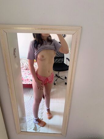 webdoll Nahé Úniky OnlyFans Fotka 5