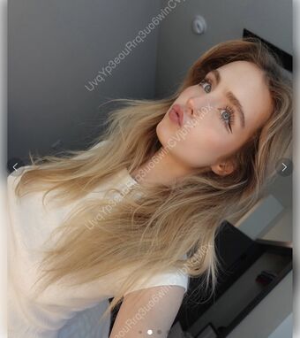 weetch Nahé Úniky OnlyFans Fotka 31