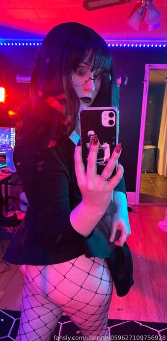 WhisperingPizza ASMR