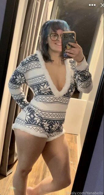 Yanabells Nahé Úniky OnlyFans Fotka 4