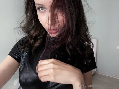 your_lora Nahé Úniky OnlyFans Fotka 11