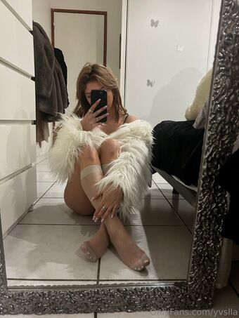 yvslla Nahé Úniky OnlyFans Fotka 13