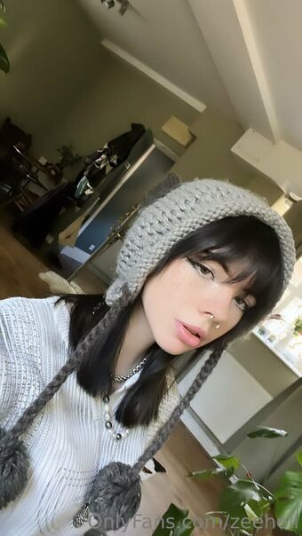 Zee Hell Nahé Úniky OnlyFans Fotka 5